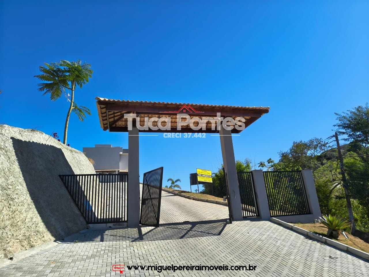 Casa nova  - Em terreno plano  | Código:C32