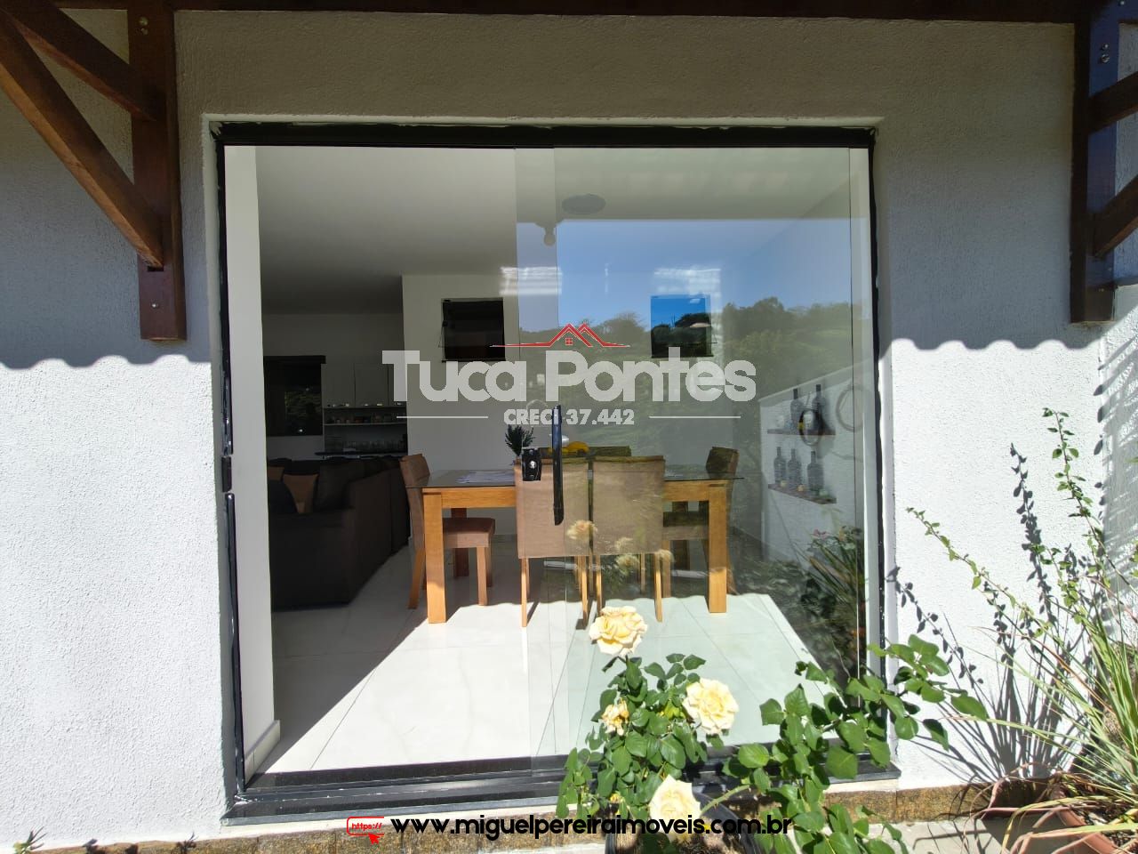 Casa nova  - Em terreno plano  | Código:C32