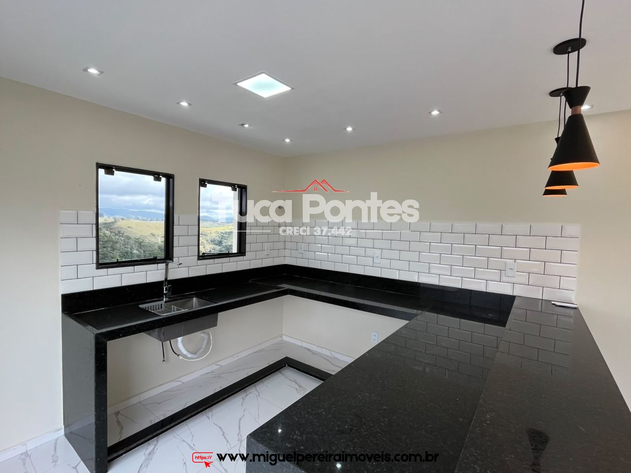 Conforto e sofisticação - Com vista para as montanhas | Código:C14