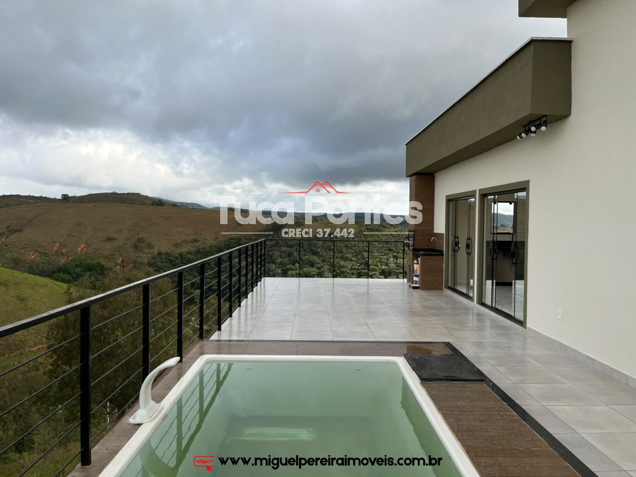 Conforto e sofisticação - Com vista para as montanhas | Código:C14