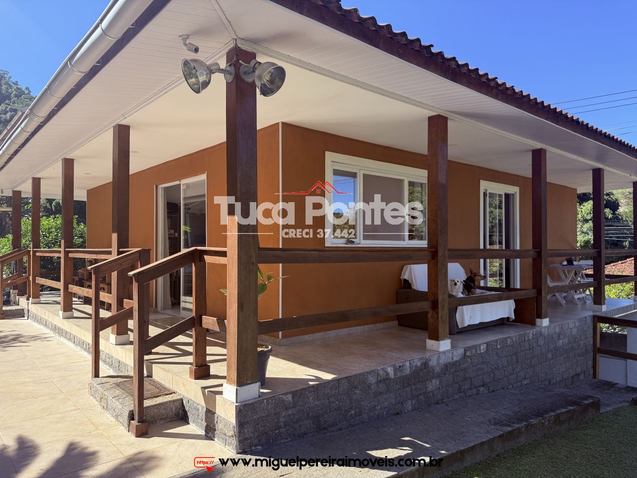 Mini Chácara  - Casa seminova, horta, pomar e jardim | Código:C15