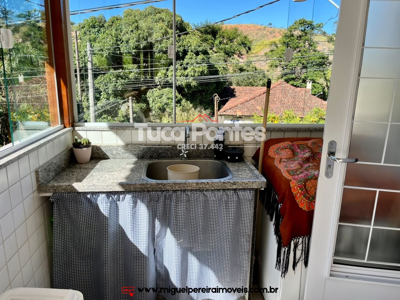 Mini Chácara  - Casa seminova, horta, pomar e jardim | Código:C15