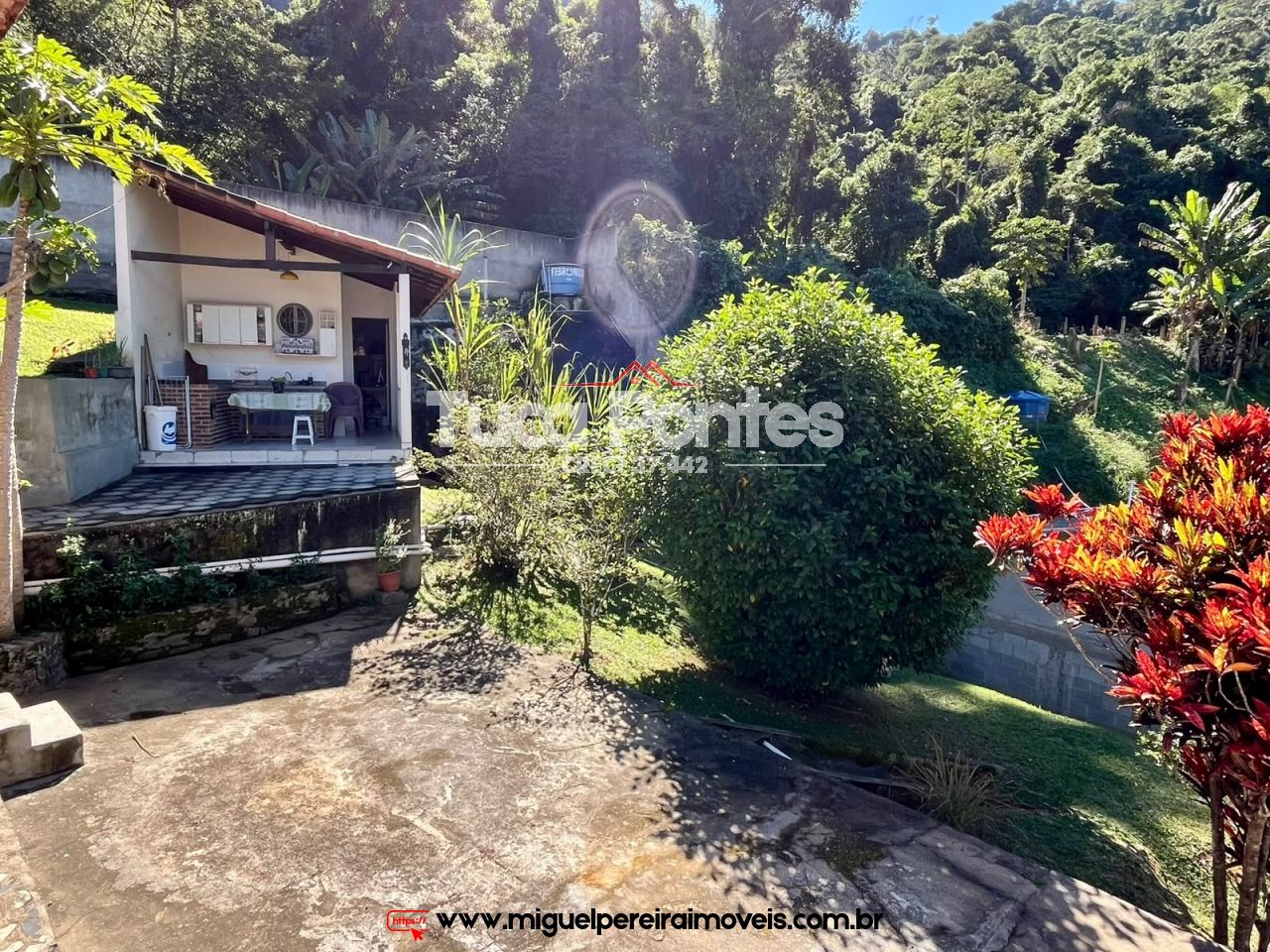 Mini Chácara  - Casa seminova, horta, pomar e jardim | Código:C15