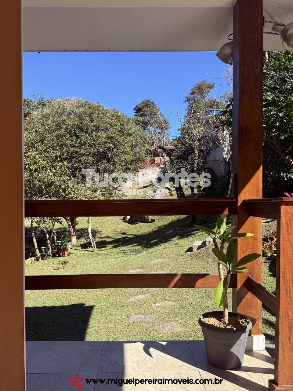 Mini Chácara  - Casa seminova, horta, pomar e jardim | Código:C15