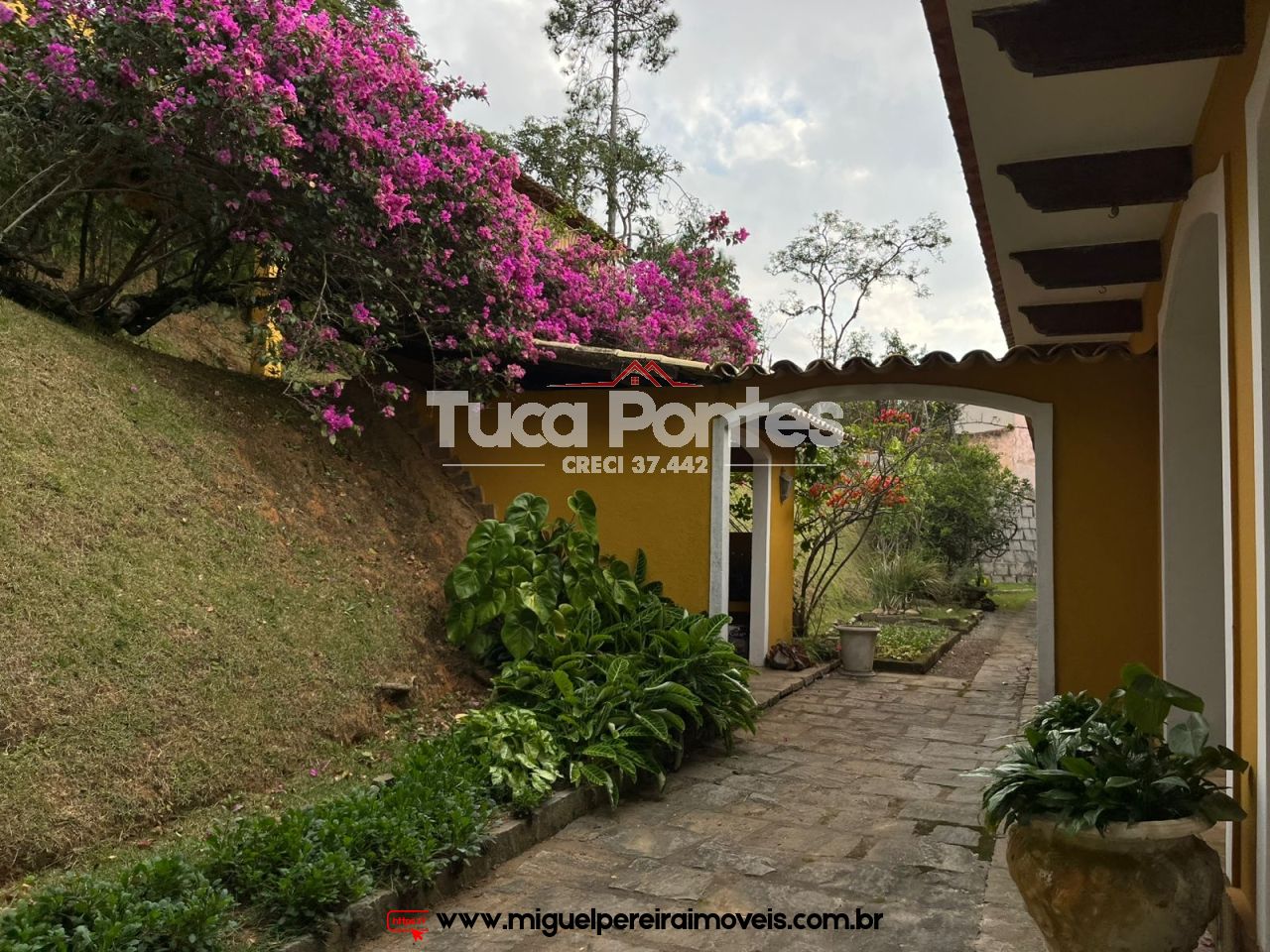 Alugo charmosa propriedade - Piscina, sauna e linda vista! | Código:L3