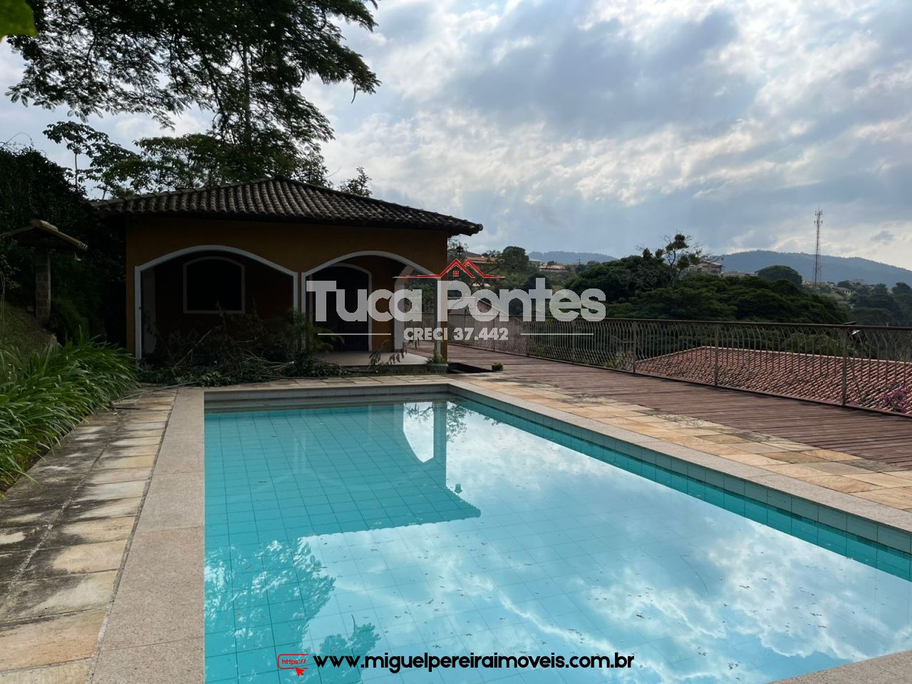 Alugo charmosa propriedade - Piscina, sauna e linda vista! | Código:L3