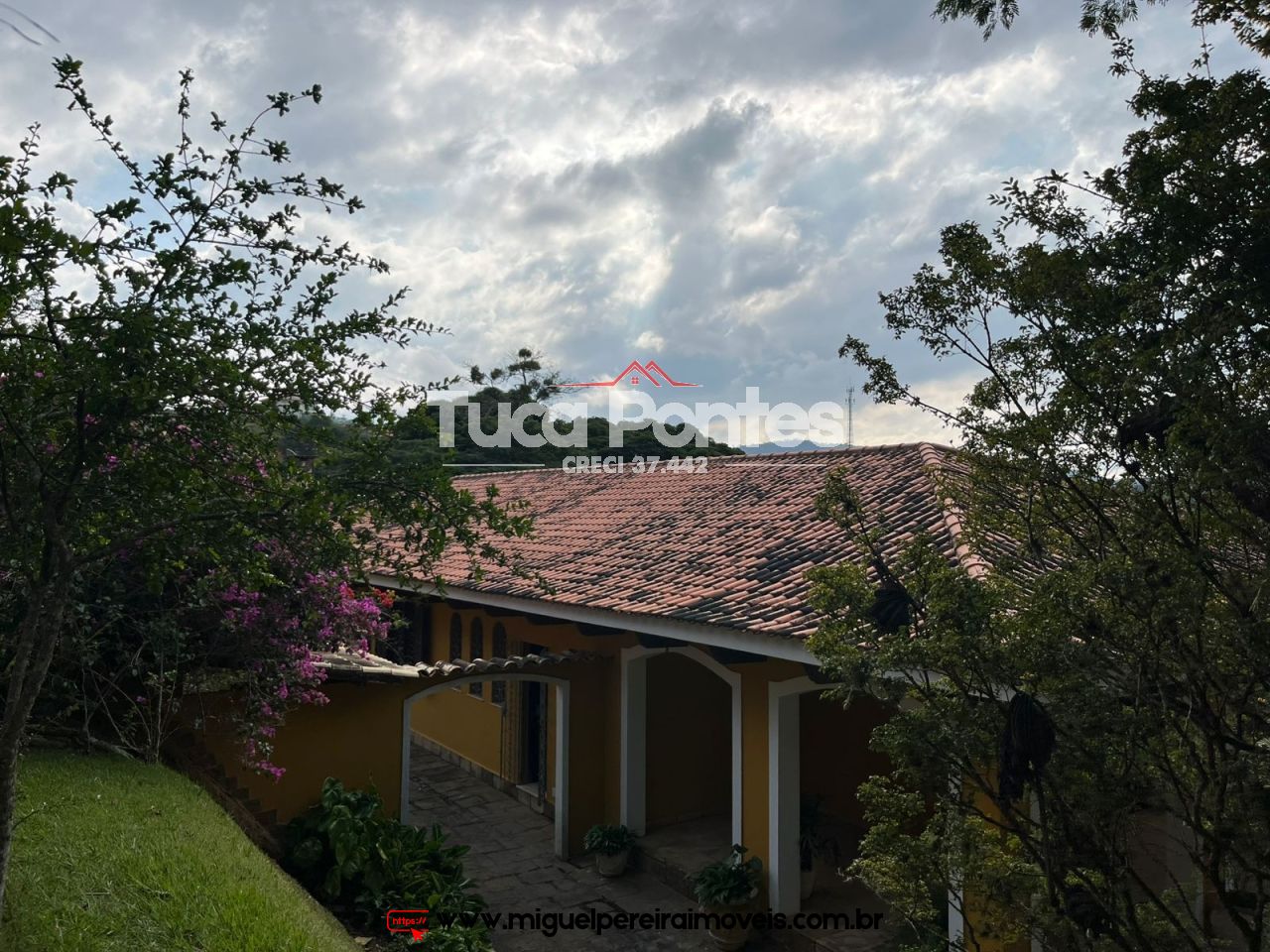Alugo charmosa propriedade - Piscina, sauna e linda vista! | Código:L3