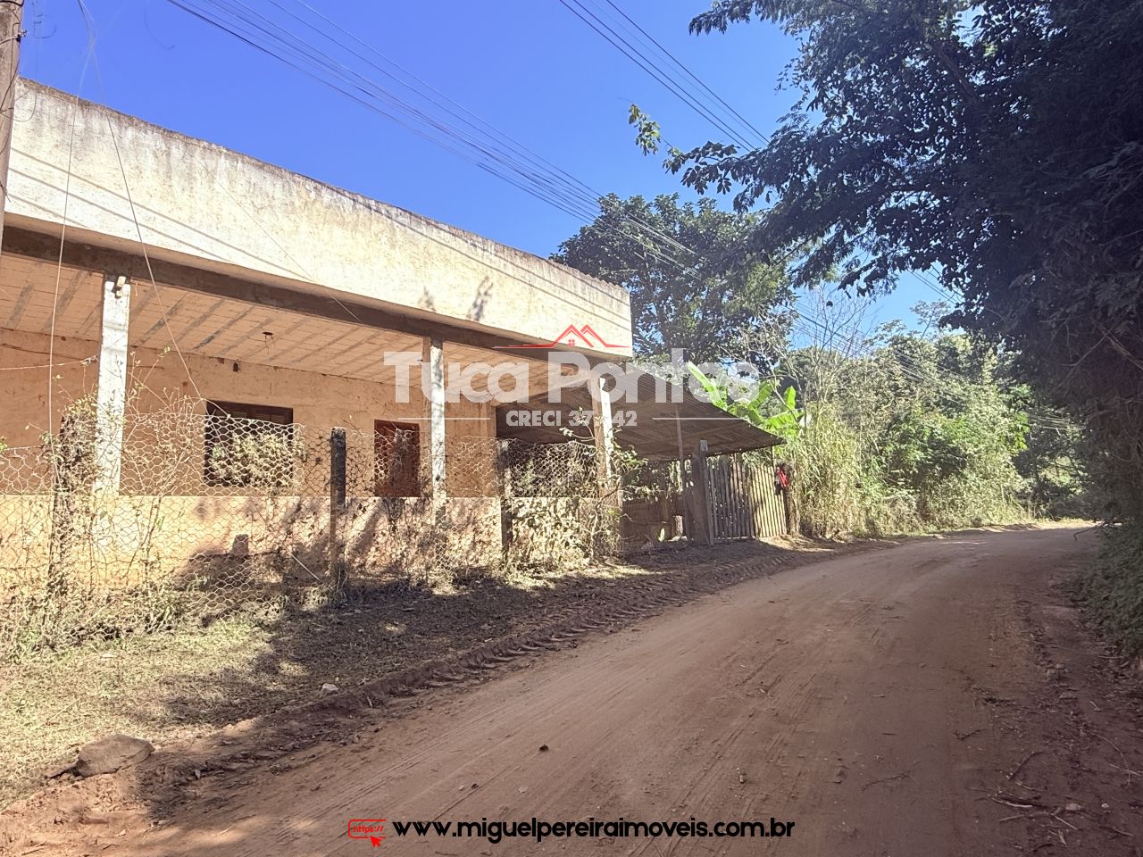 Casa com cachoeira  - Residencial ou Comercial  | Código:C98