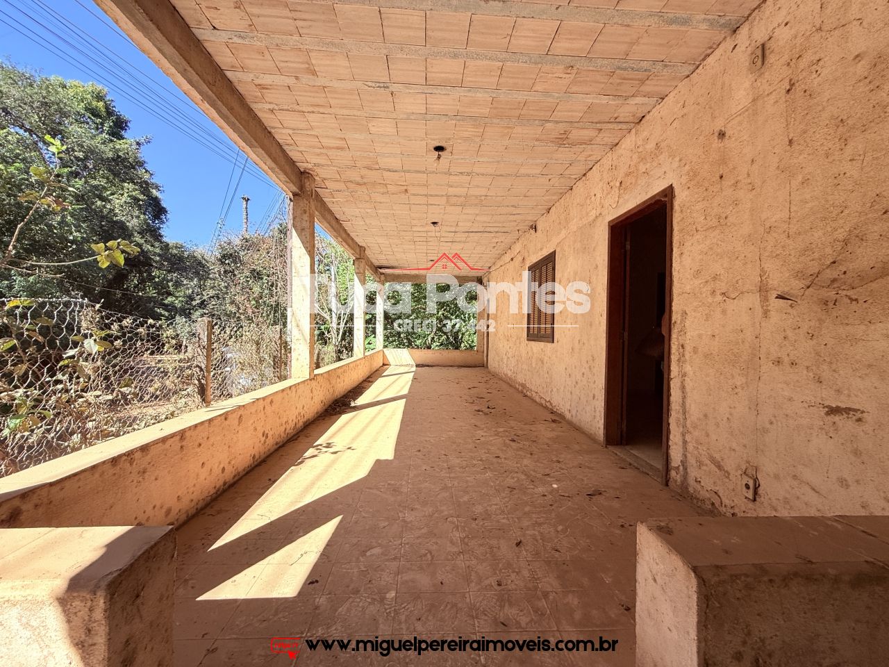 Casa com cachoeira  - Residencial ou Comercial  | Código:C98