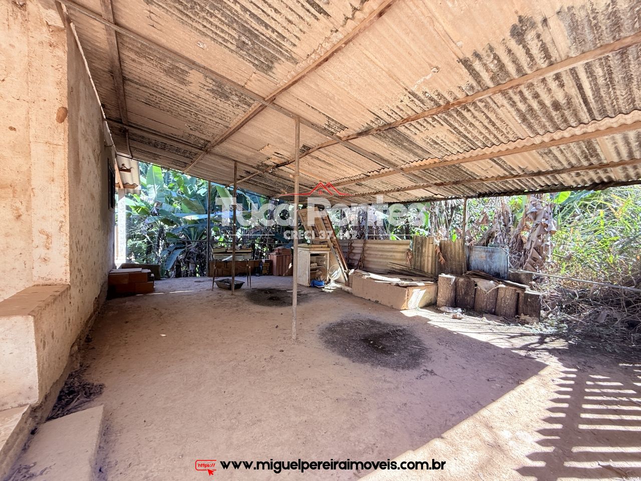 Casa com cachoeira  - Residencial ou Comercial  | Código:C98