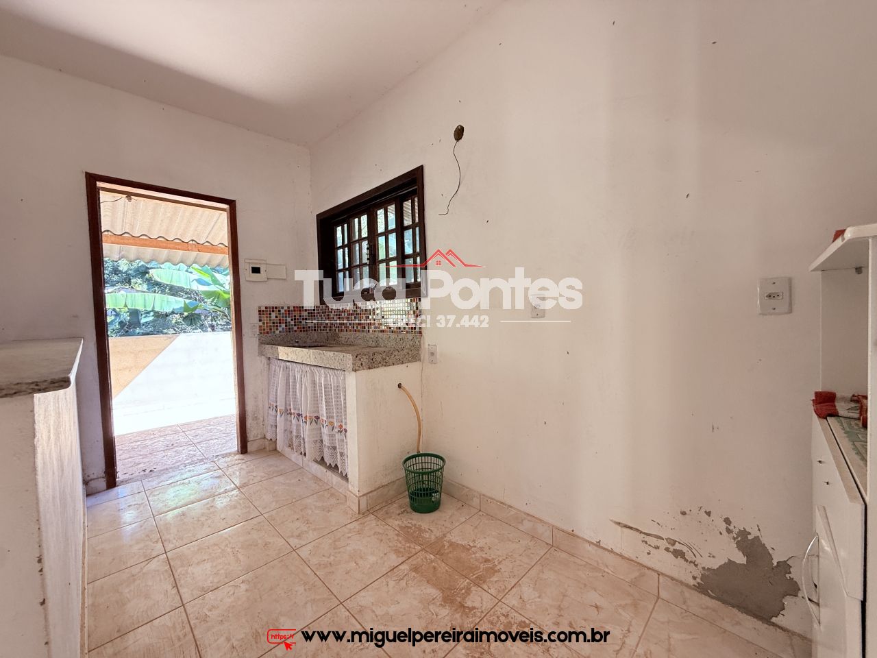 Casa com cachoeira  - Residencial ou Comercial  | Código:C98