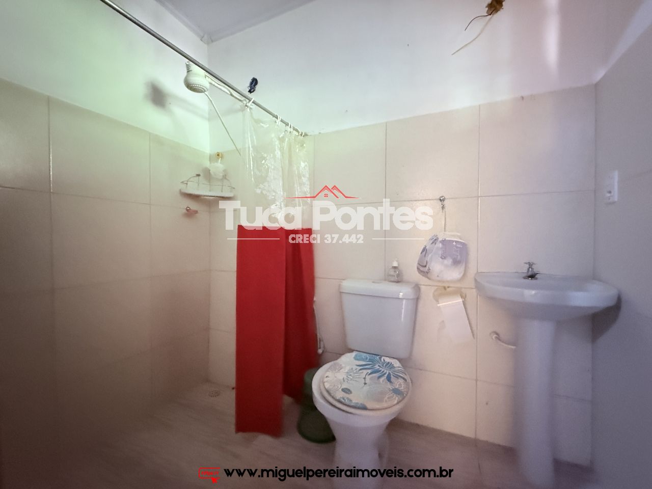 Casa com cachoeira  - Residencial ou Comercial  | Código:C98