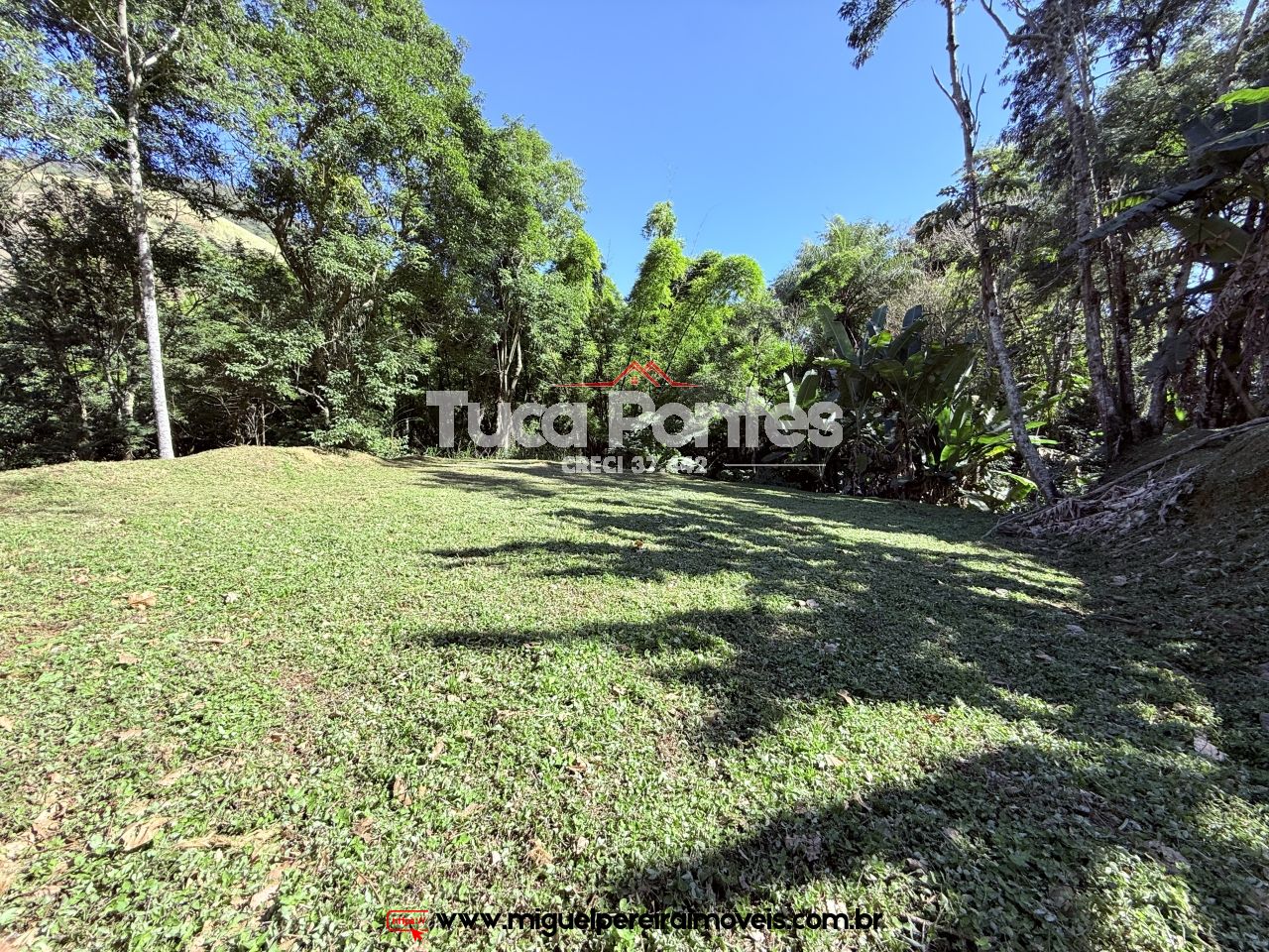Casa com cachoeira  - Residencial ou Comercial  | Código:C98