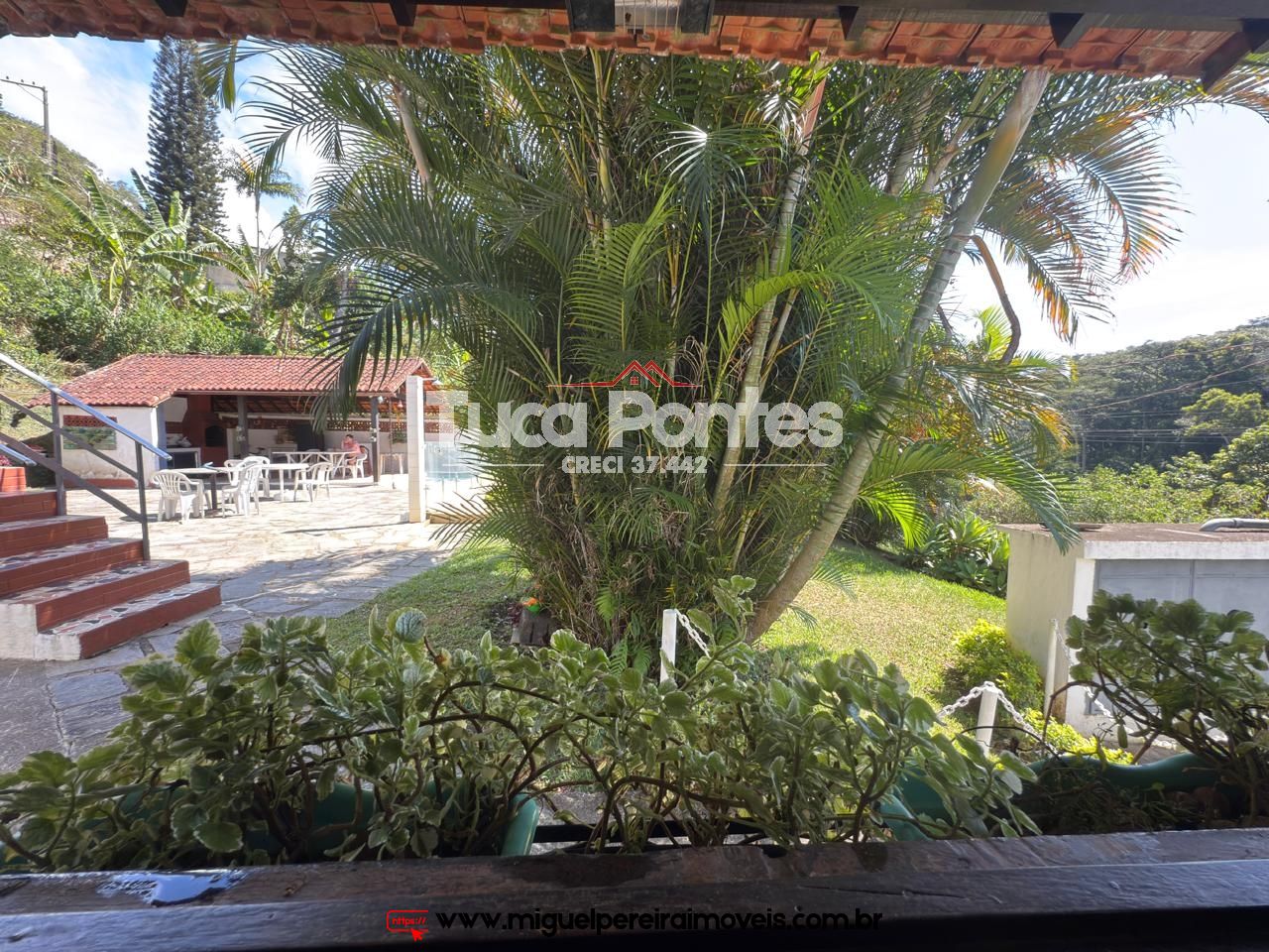 Apartamento térreo para alugar - Com piscina e churrasqueira | Código:L6