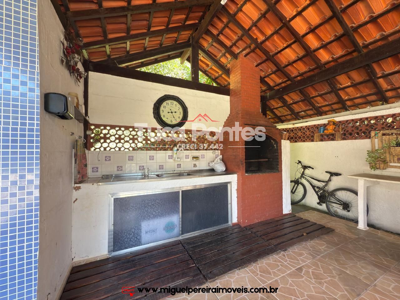 Apartamento térreo para alugar - Com piscina e churrasqueira | Código:L6