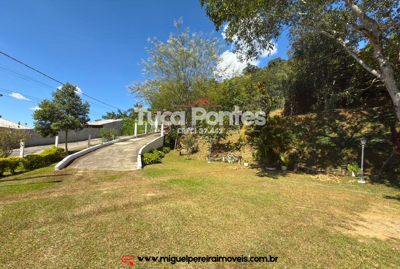 Apartamento térreo para alugar - Com piscina e churrasqueira | Código:L6