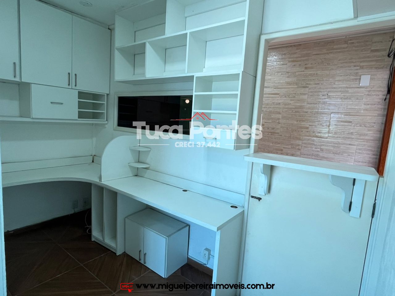 Sala comercial a venda - No Centro de Miguel Pereira! | Código:CM1