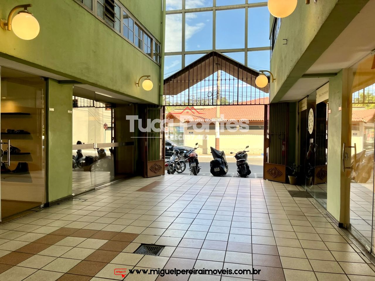 Sala comercial a venda - No Centro de Miguel Pereira! | Código:CM1