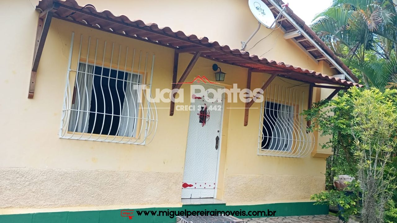 Colonial - Casa no centro de Morro Azul | Código:C84