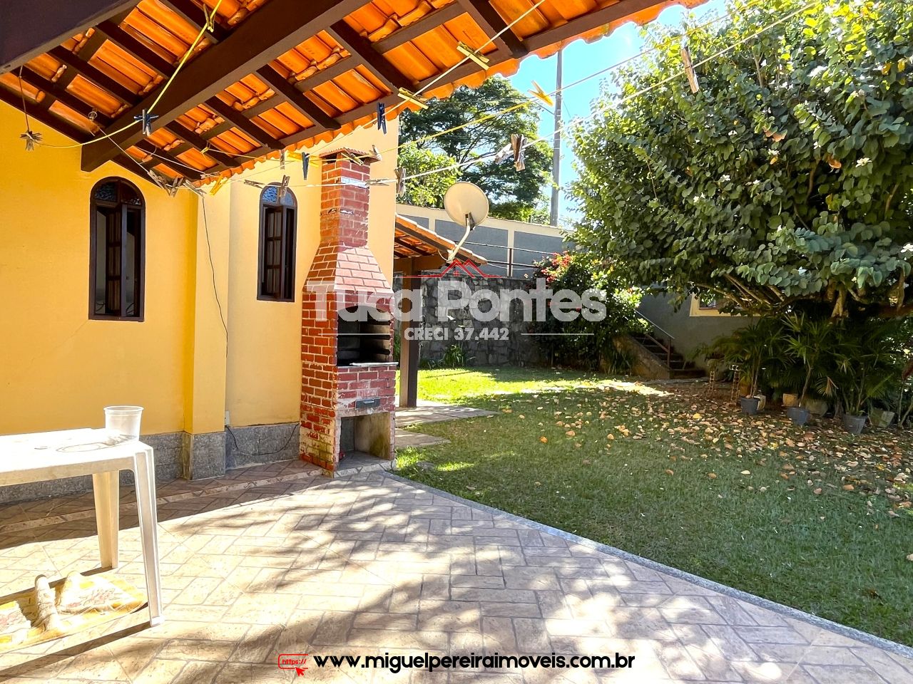 Excelente casa com pomar - E linda vista do centro de Miguel Pereira | Código:C109