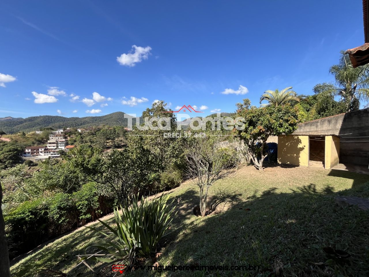 Excelente casa com pomar - E linda vista do centro de Miguel Pereira | Código:C109
