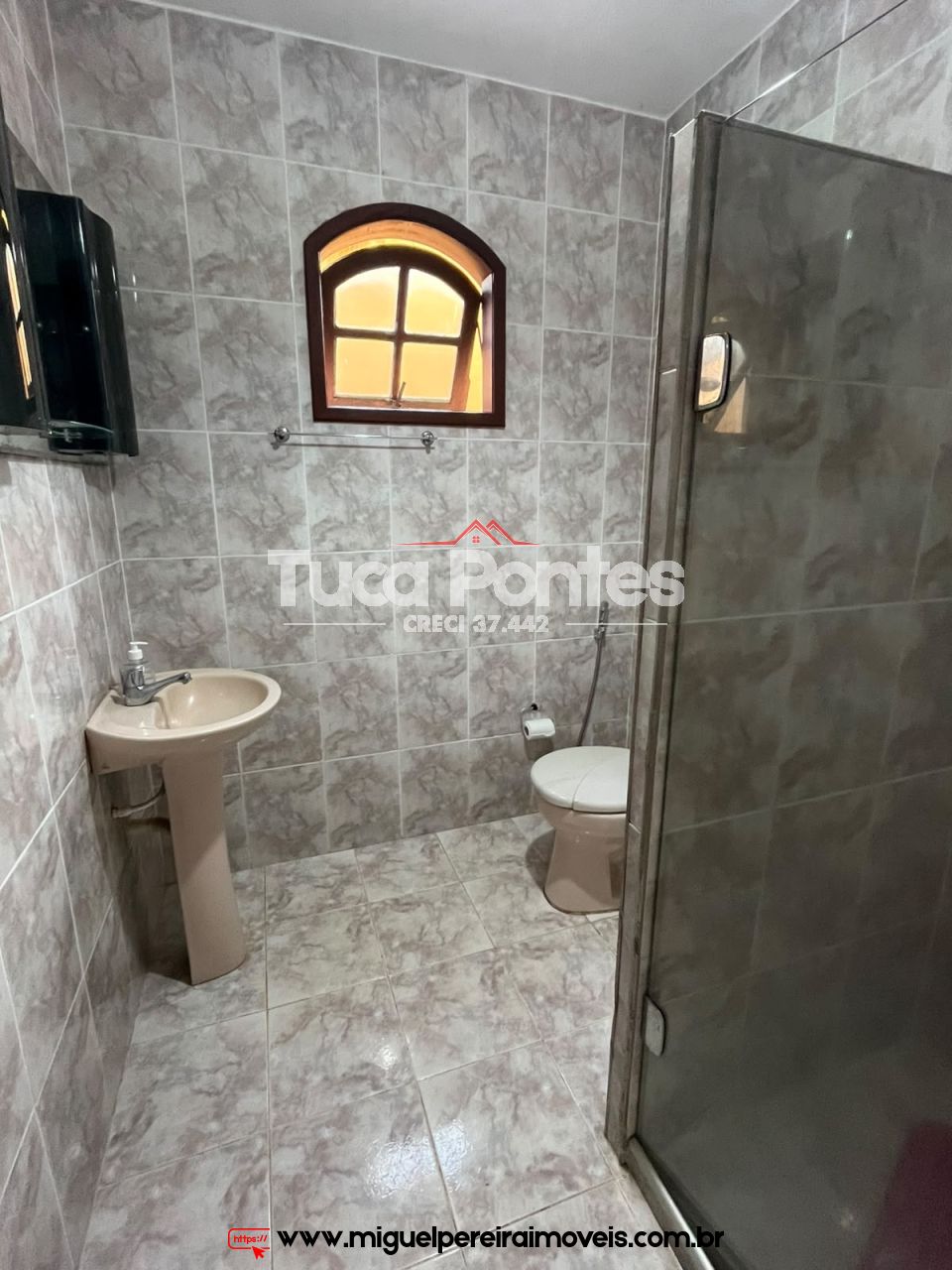 Excelente casa com pomar - E linda vista do centro de Miguel Pereira | Código:C109