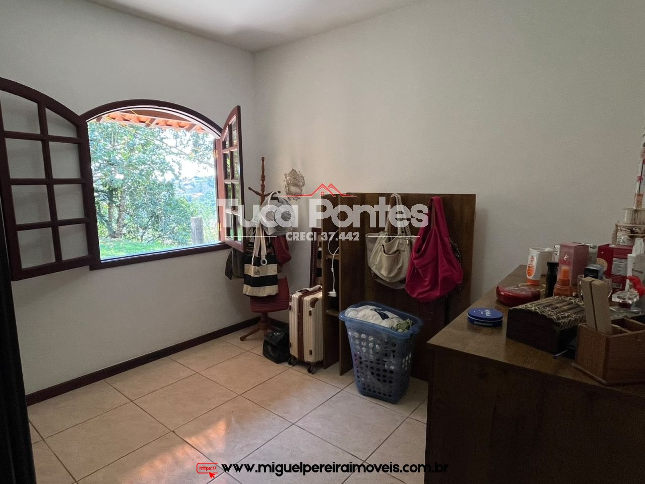Excelente casa com pomar - E linda vista do centro de Miguel Pereira | Código:C109