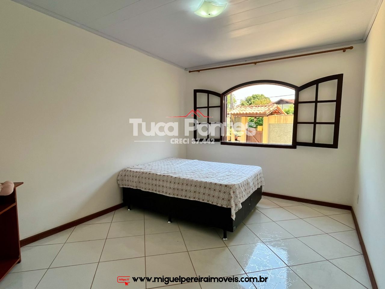 Excelente casa com pomar - E linda vista do centro de Miguel Pereira | Código:C109
