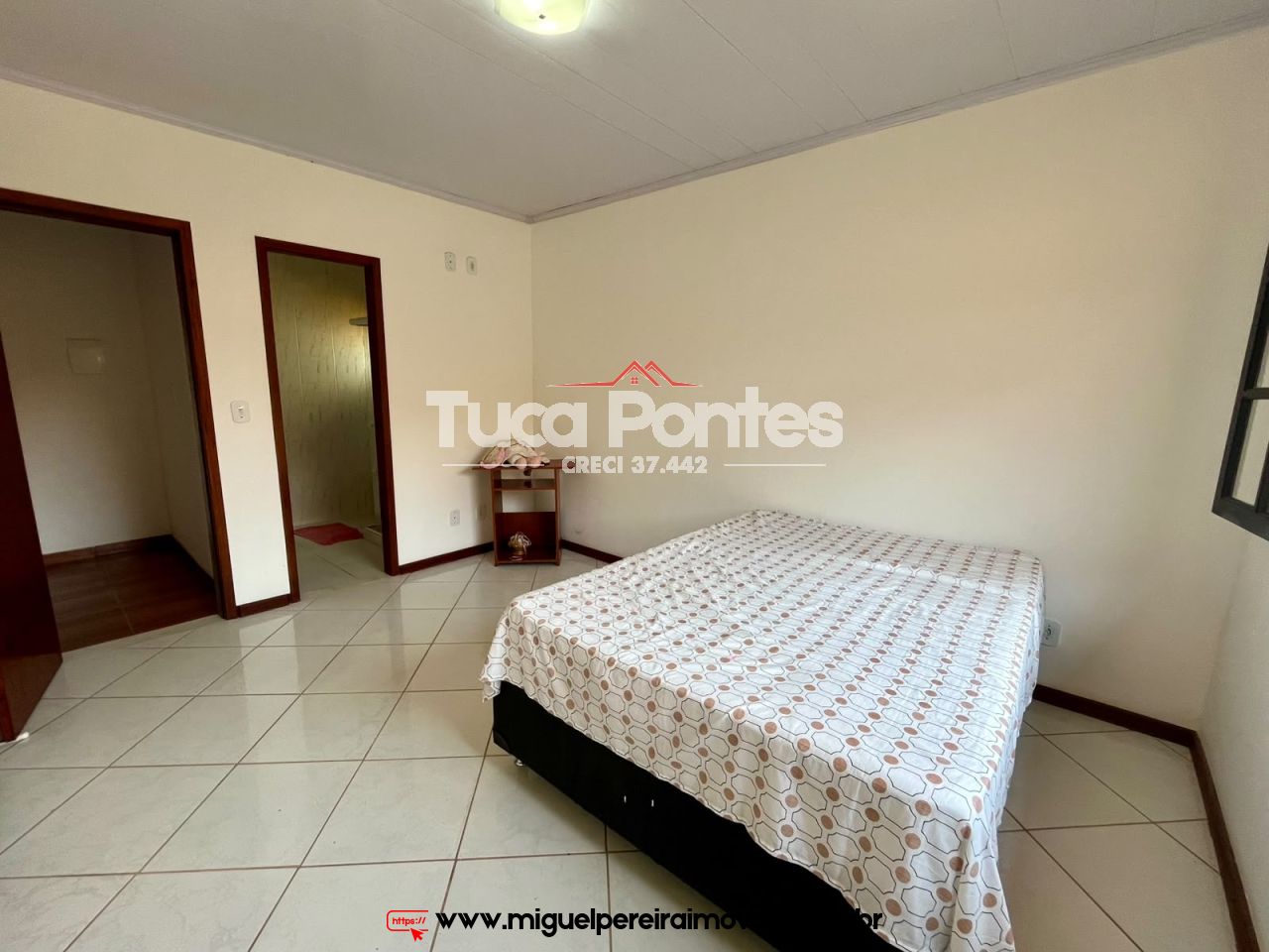 Excelente casa com pomar - E linda vista do centro de Miguel Pereira | Código:C109