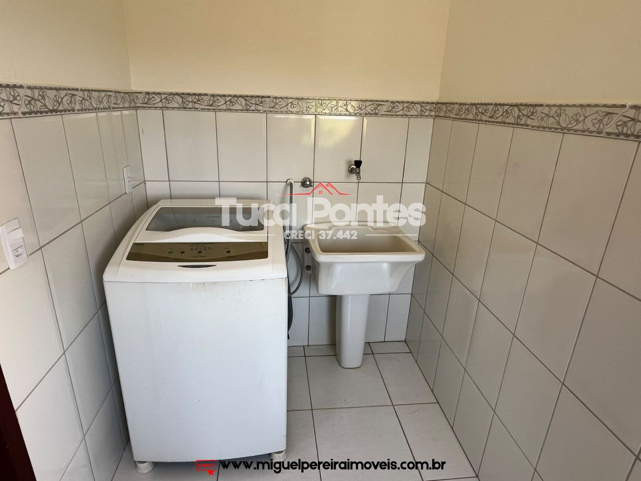 Excelente casa com pomar - E linda vista do centro de Miguel Pereira | Código:C109