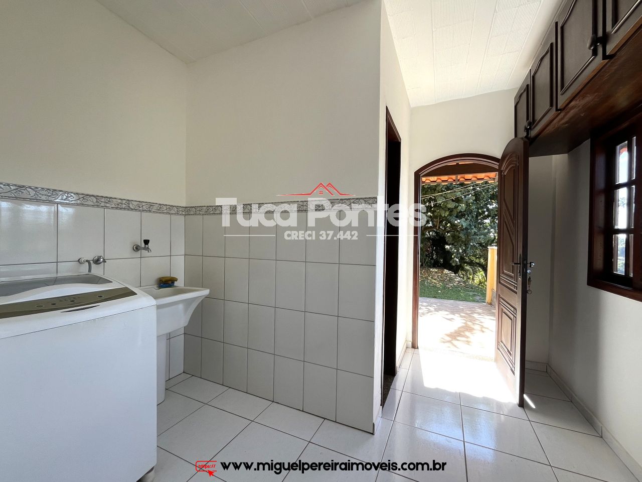 Excelente casa com pomar - E linda vista do centro de Miguel Pereira | Código:C109