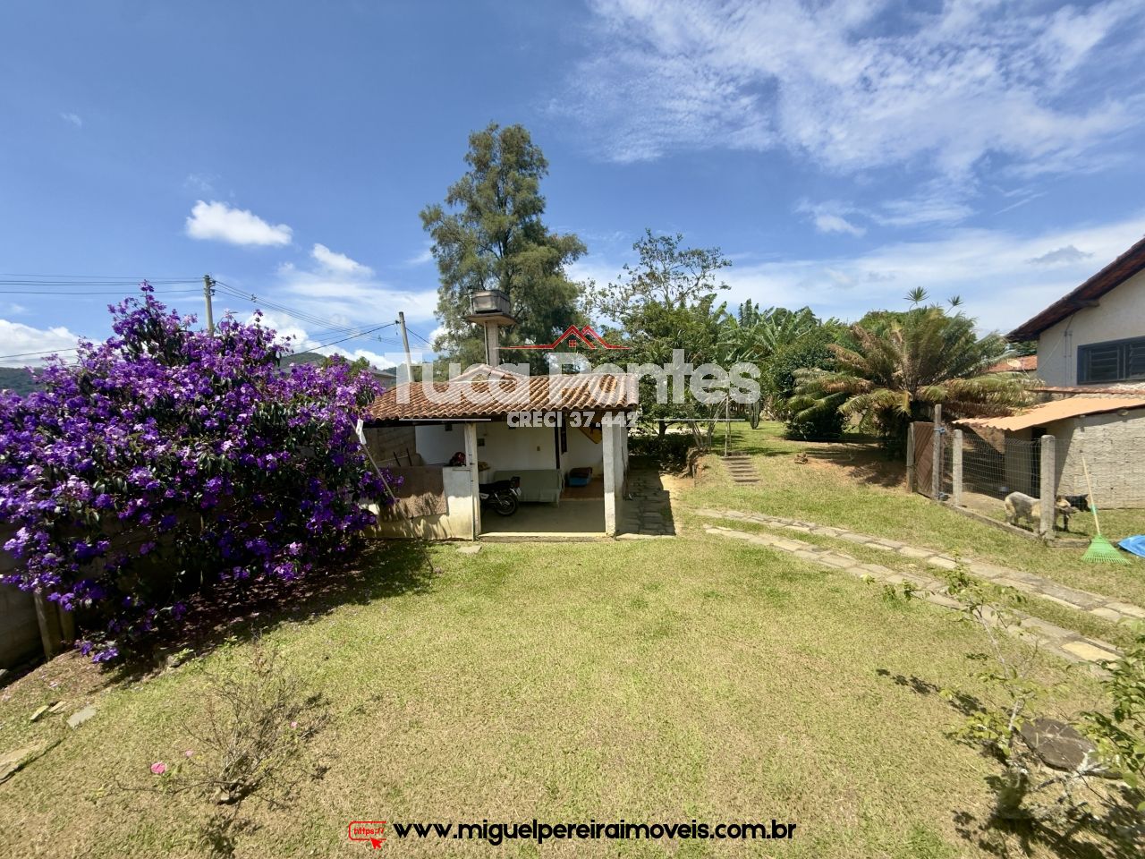 Casa com 2 quartos e anexo - Murada com amplo terreno | Código:C102
