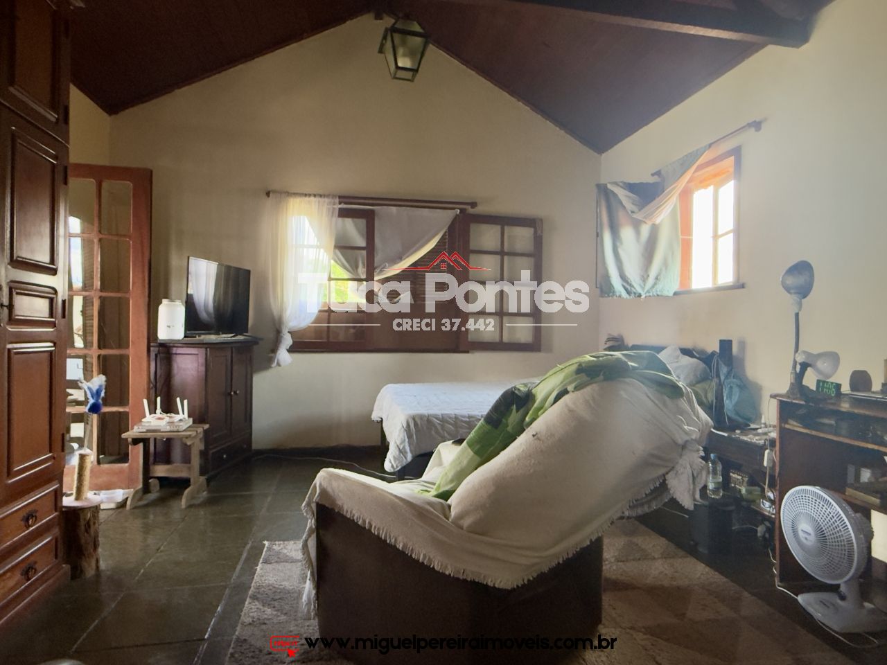 Casa com 2 quartos e anexo - Murada com amplo terreno | Código:C102