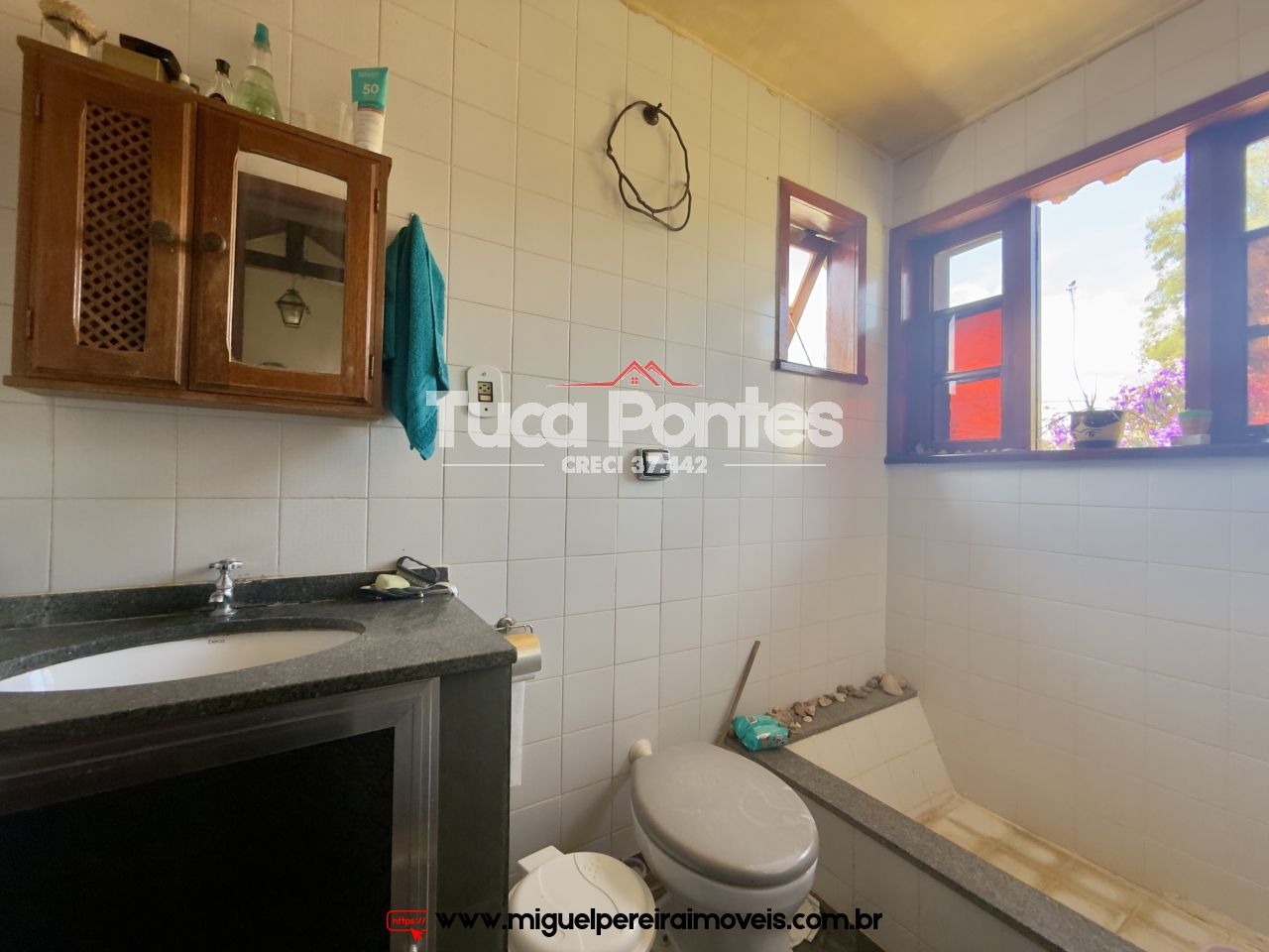 Casa com 2 quartos e anexo - Murada com amplo terreno | Código:C102