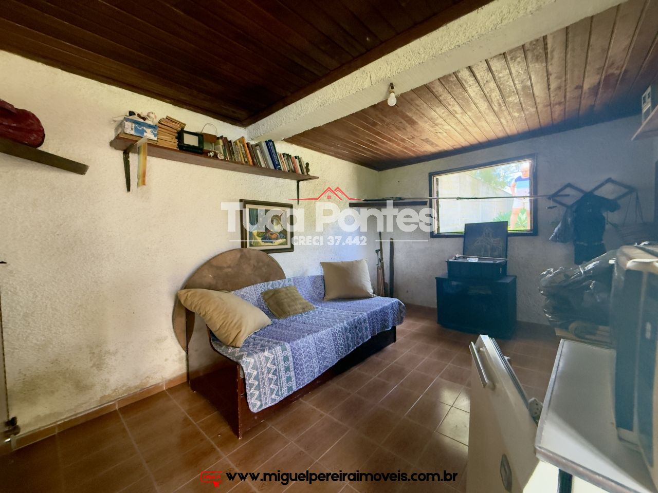 Casa com 2 quartos e anexo - Murada com amplo terreno | Código:C102