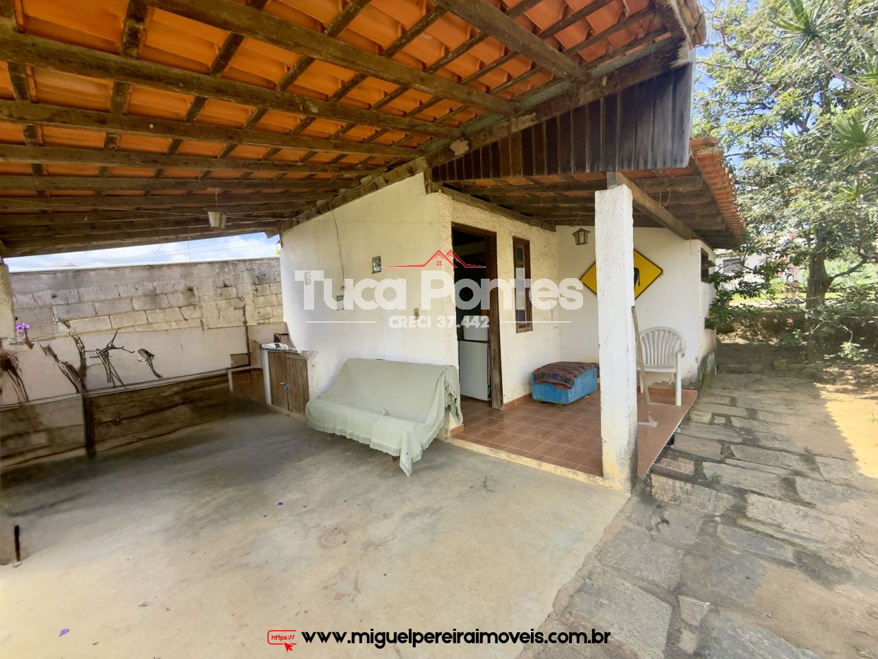 Casa com 2 quartos e anexo - Murada com amplo terreno | Código:C102