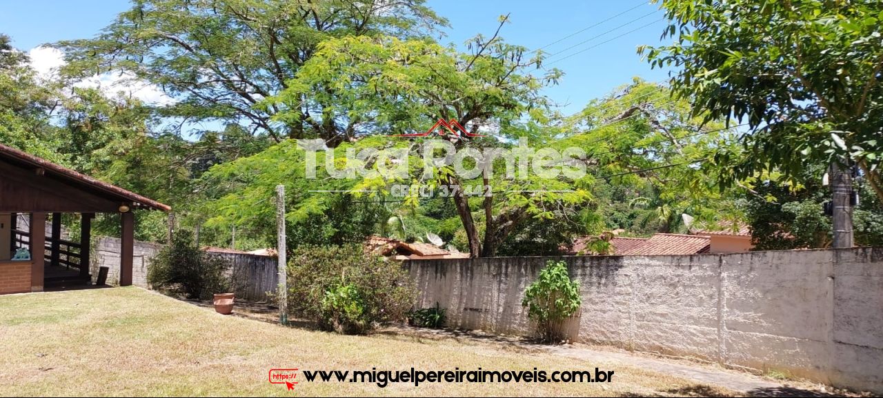 Casa a venda com excelente espaço externo - Bairro residencial  | Código:C104