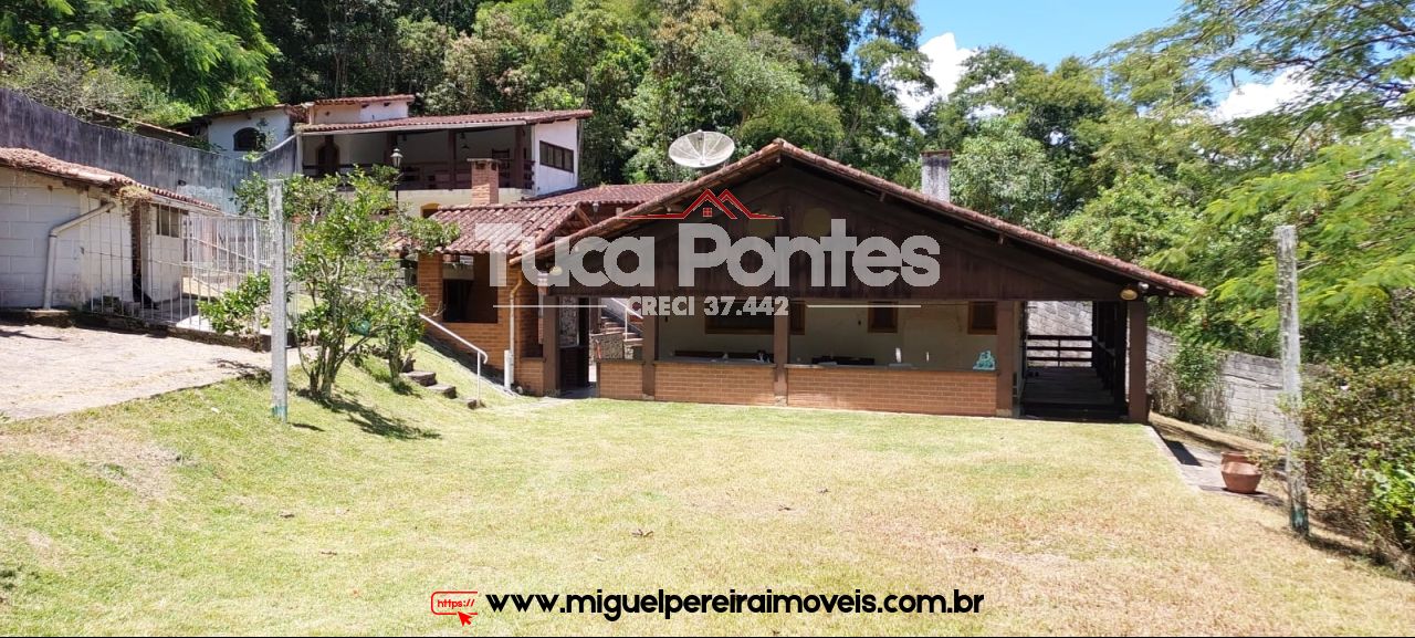 Casa a venda com excelente espaço externo - Bairro residencial  | Código:C104