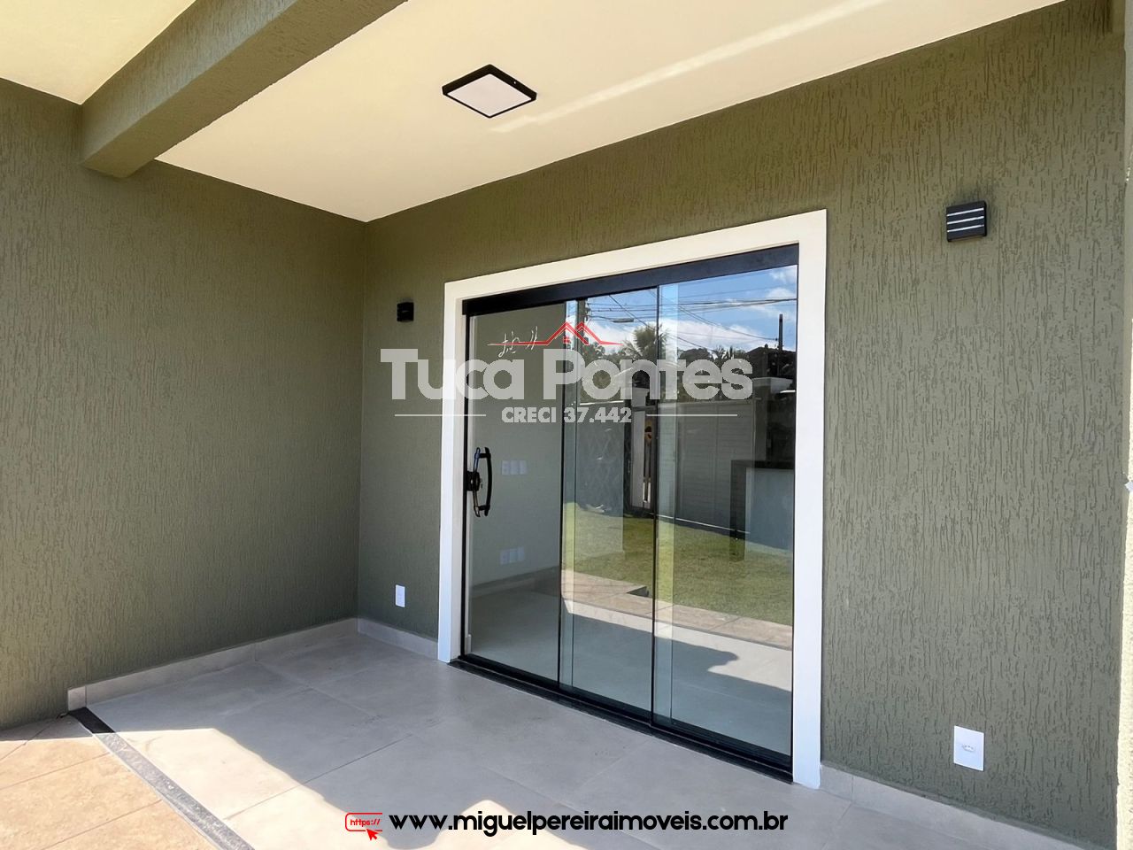 Casa nova a venda  - Em terreno plano e murado  | Código:C113