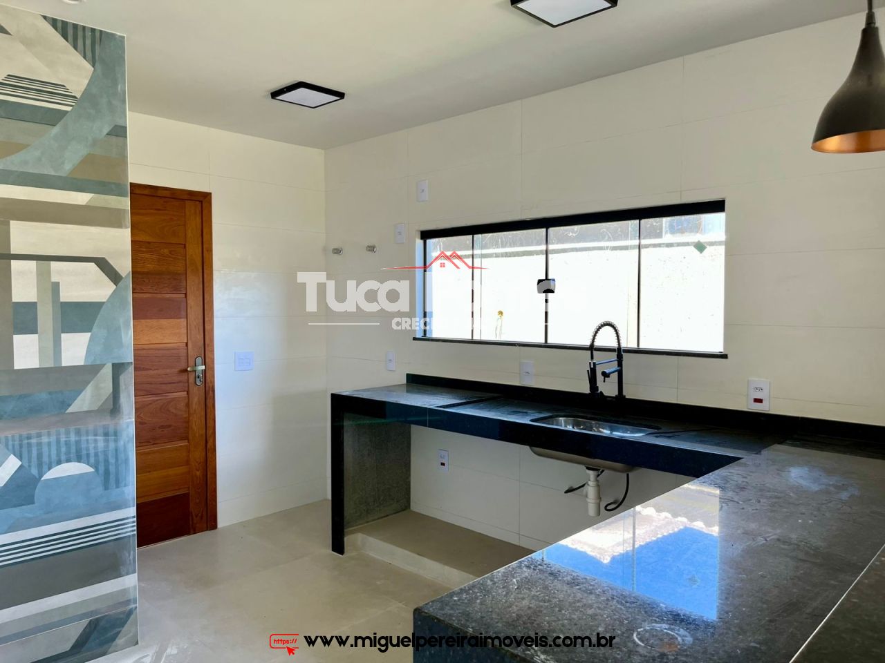 Casa nova a venda  - Em terreno plano e murado  | Código:C113