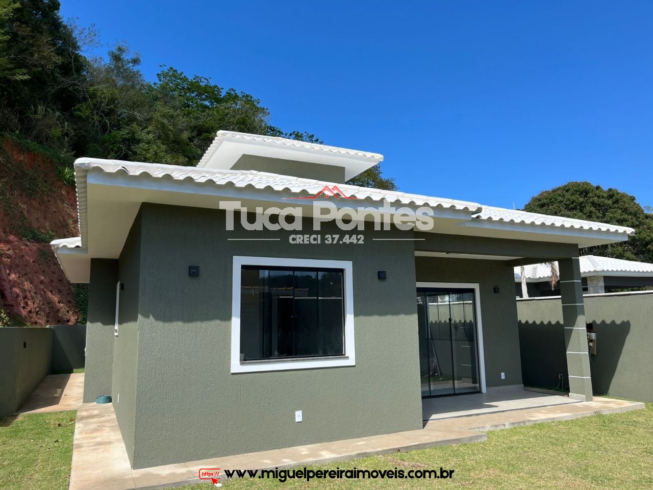Casa nova a venda  - Em terreno plano e murado  | Código:C113