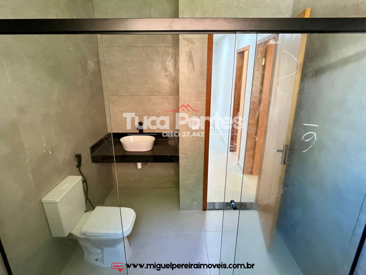 Casa nova a venda  - Em terreno plano e murado  | Código:C113