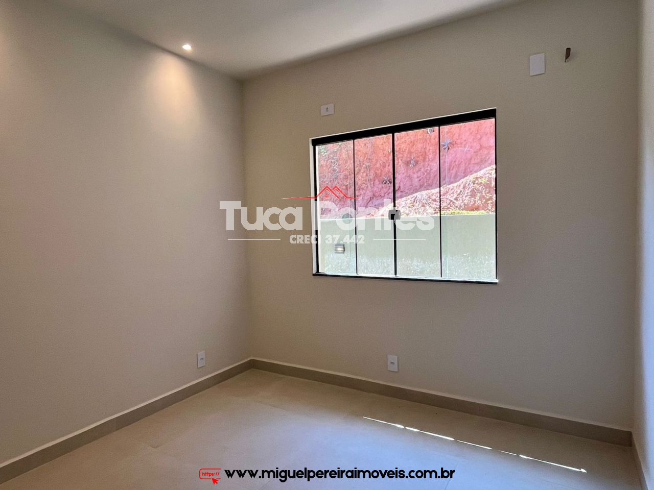 Casa nova a venda  - Em terreno plano e murado  | Código:C113