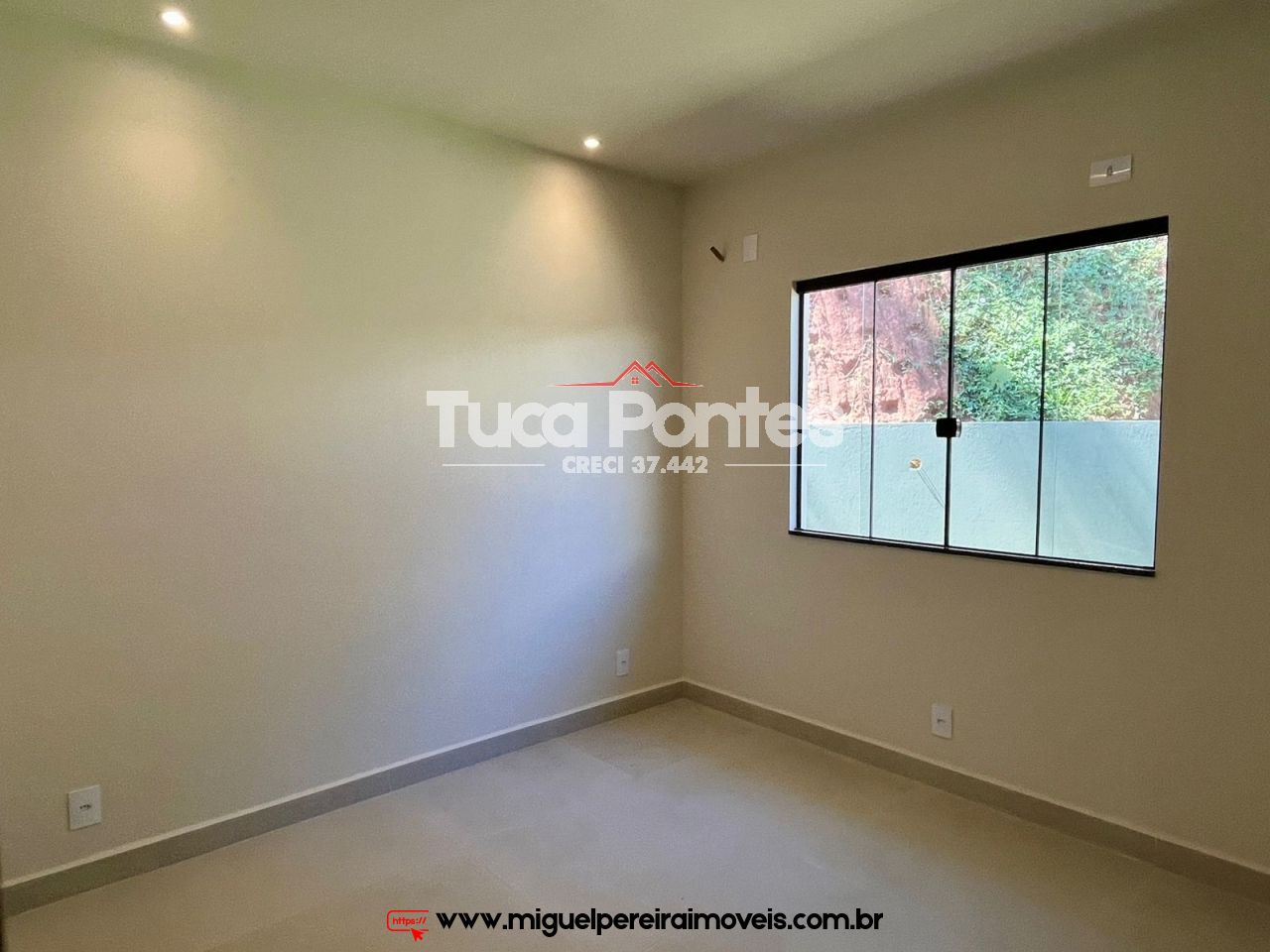 Casa nova a venda  - Em terreno plano e murado  | Código:C113