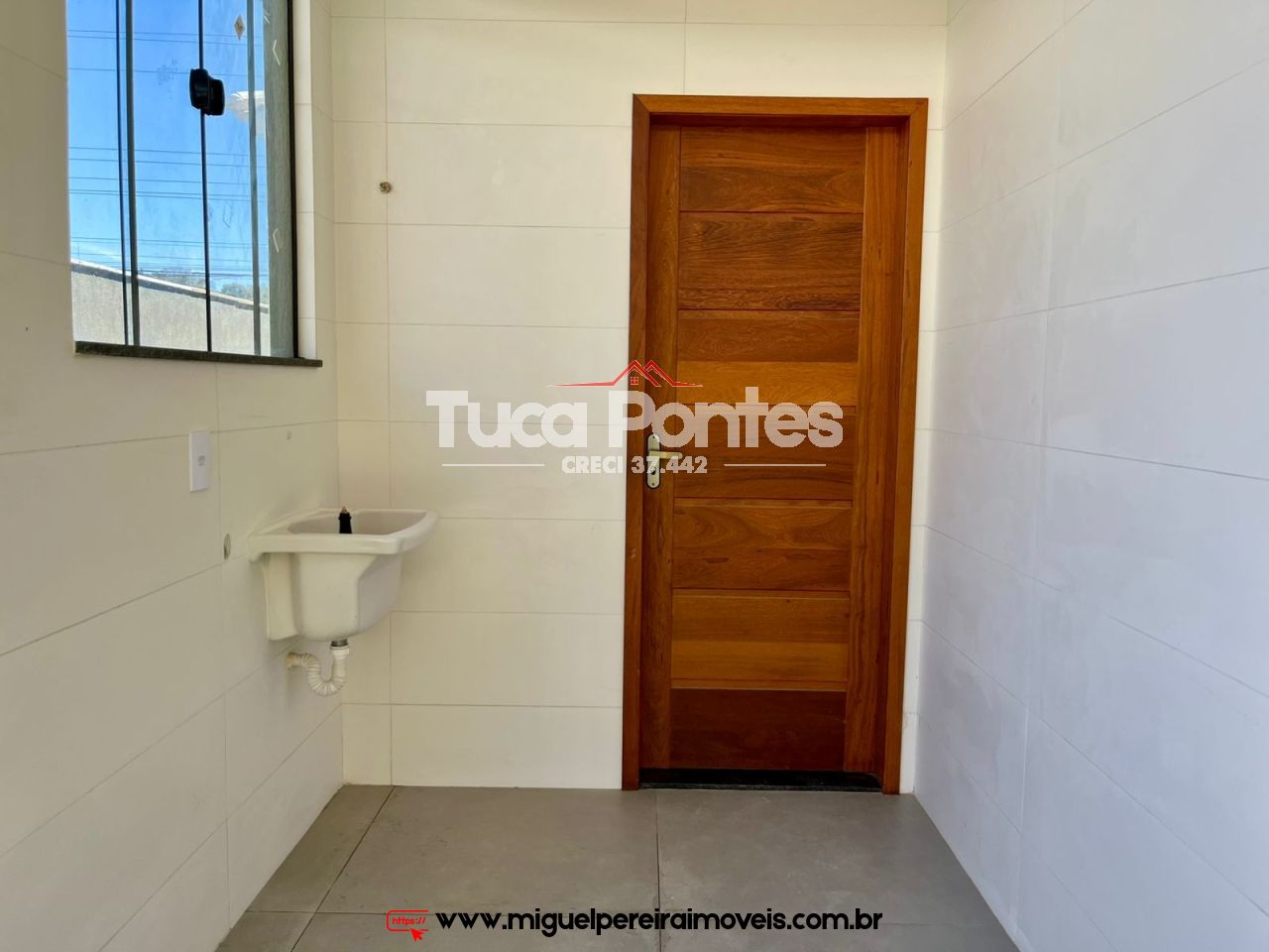 Casa nova a venda  - Em terreno plano e murado  | Código:C113
