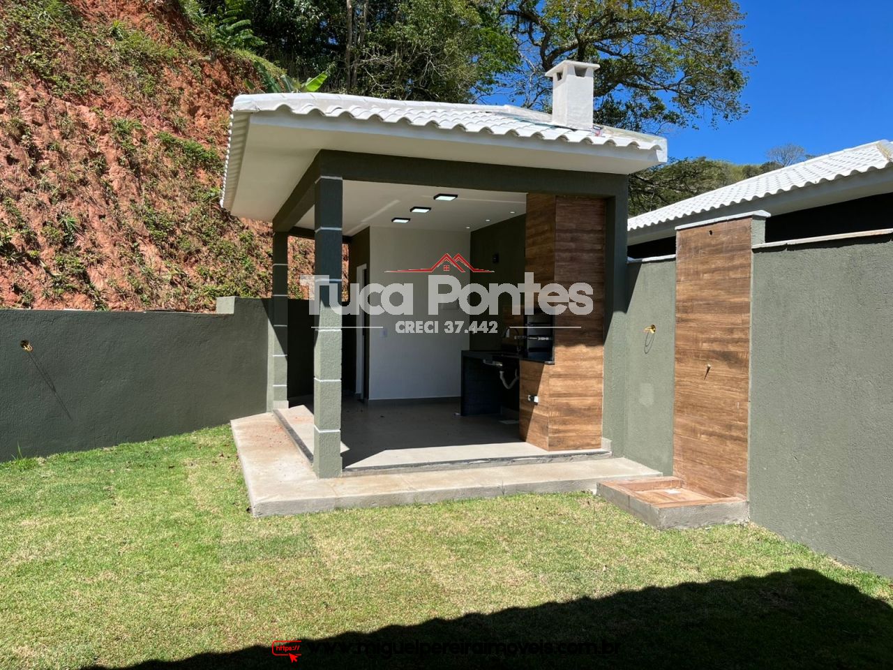 Casa nova a venda  - Em terreno plano e murado  | Código:C113