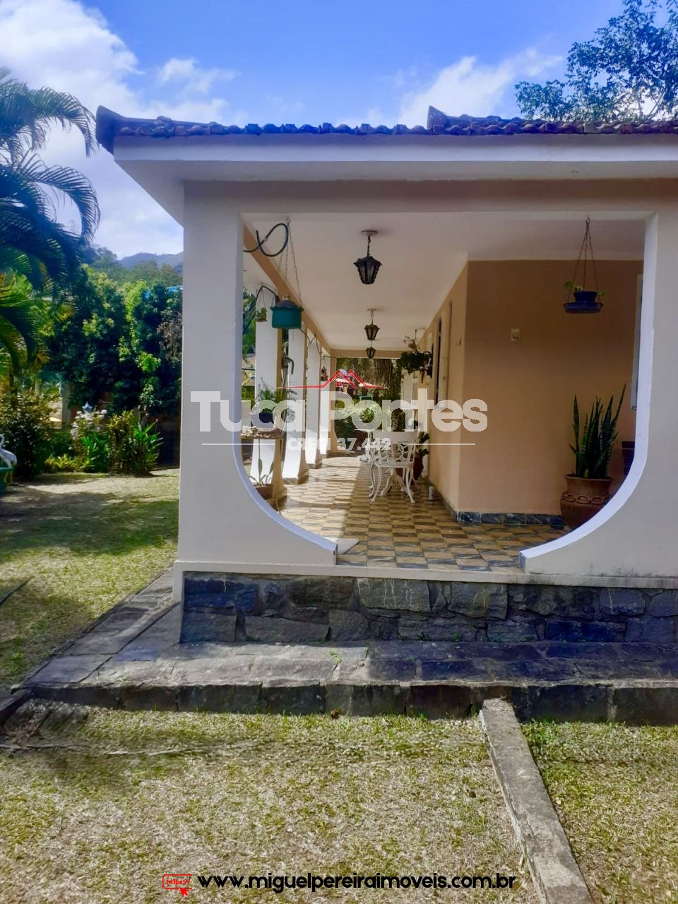 Com 3 quartos e piscina  - Casa em Mangueiras  | Código:C5000