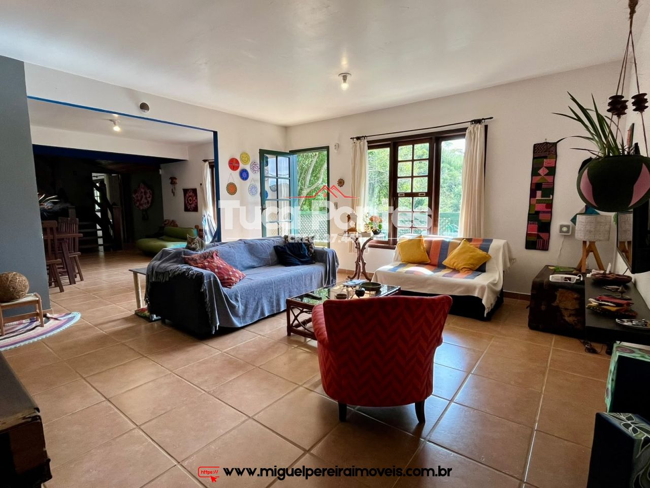 Casa estilo colonial a venda em Miguel Pereira - Com 6 quartos sendo 2 suítes | Código:C39