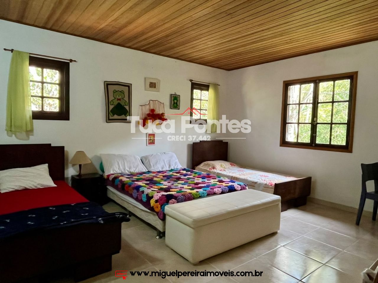 Casa estilo colonial a venda em Miguel Pereira - Com 6 quartos sendo 2 suítes | Código:C39