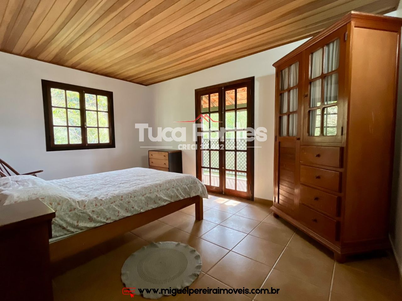 Casa estilo colonial a venda em Miguel Pereira - Com 6 quartos sendo 2 suítes | Código:C39